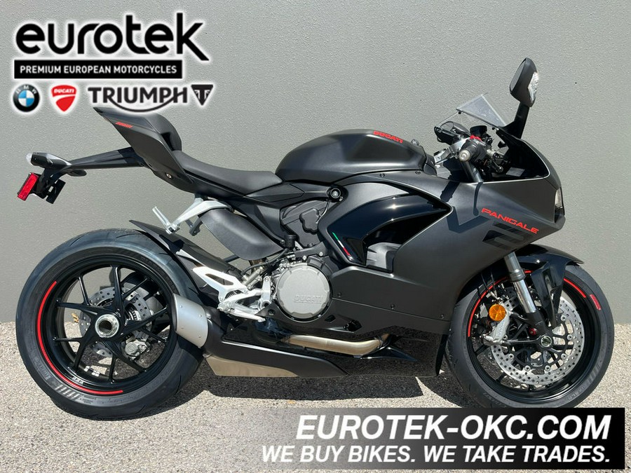 2025 Ducati Panigale V2 Black on Black