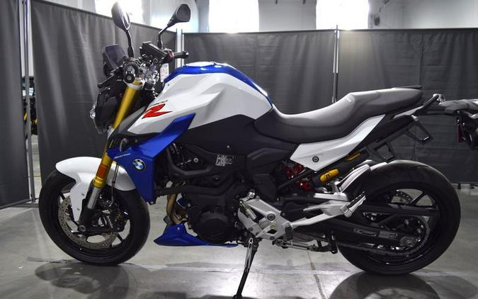 2022 BMW F 900 R Light White/Racing Blue Metallic/Racing Red