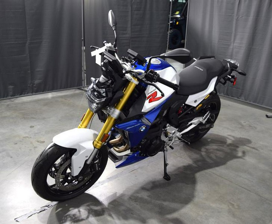 2022 BMW F 900 R Light White/Racing Blue Metallic/Racing Red