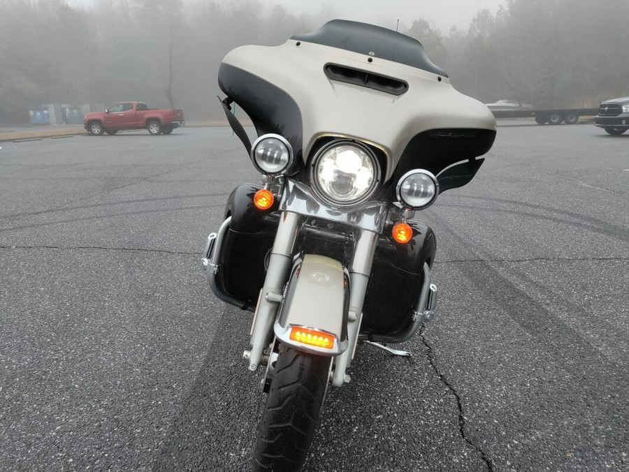 2018 Harley-Davidson Ultra Limited Silver Fortune/Black Tempest