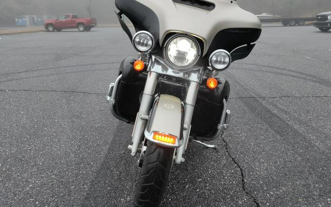 2018 Harley-Davidson Ultra Limited Silver Fortune/Black Tempest