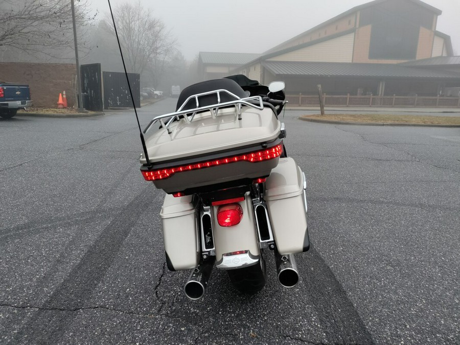 2018 Harley-Davidson Ultra Limited Silver Fortune/Black Tempest