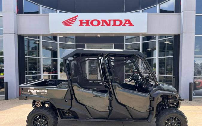 2024 Honda Pioneer 1000-6 Crew Deluxe