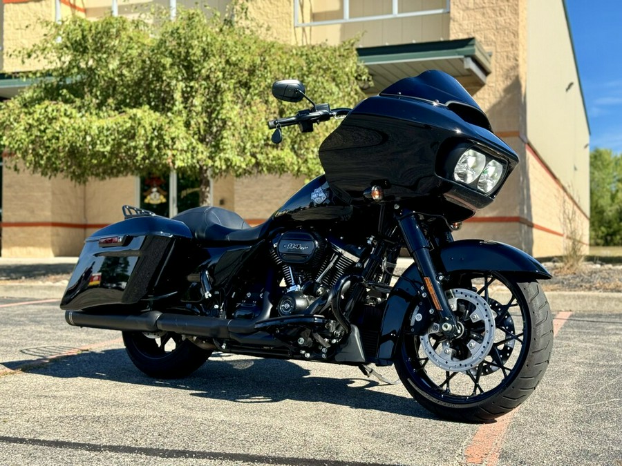 2022 Harley-Davidson Road Glide Special Black