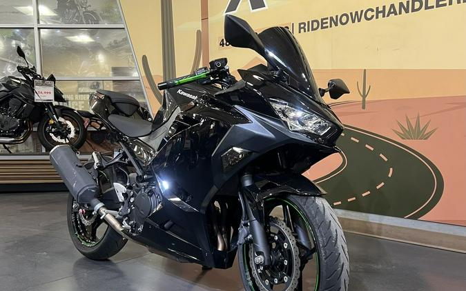 2023 Kawasaki Ninja® 400 Matrix Camo Gray/Metallic Matte Carbon Gray