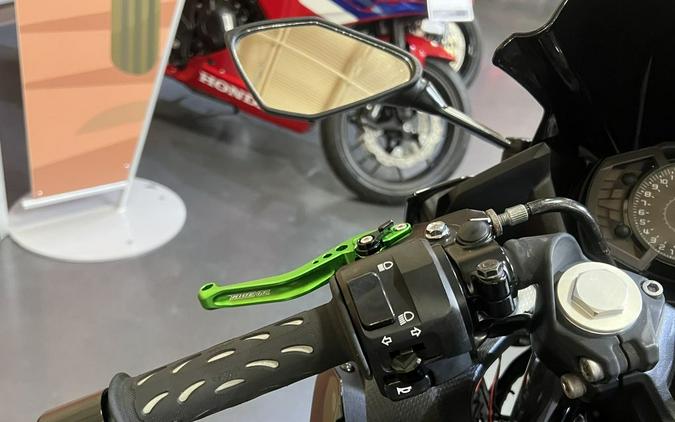 2023 Kawasaki Ninja® 400 Matrix Camo Gray/Metallic Matte Carbon Gray