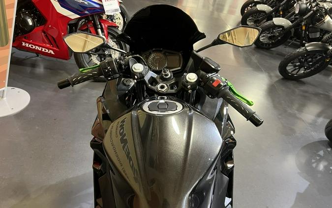 2023 Kawasaki Ninja® 400 Matrix Camo Gray/Metallic Matte Carbon Gray