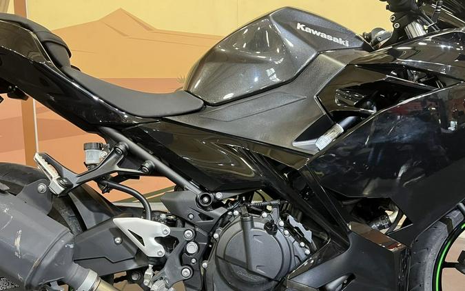 2023 Kawasaki Ninja® 400 Matrix Camo Gray/Metallic Matte Carbon Gray