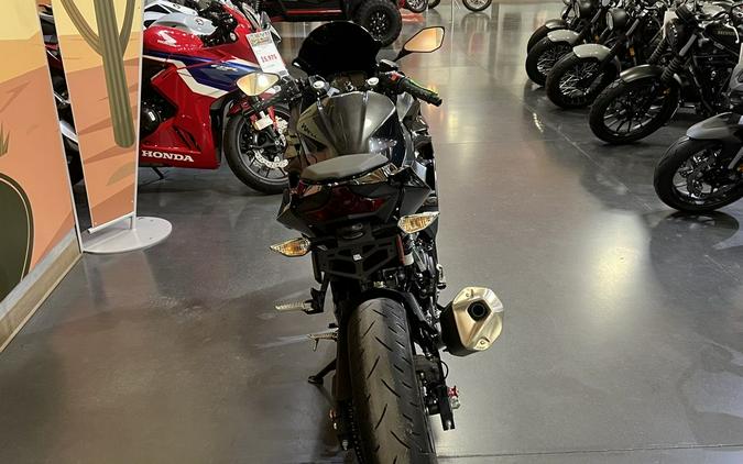 2023 Kawasaki Ninja® 400 Matrix Camo Gray/Metallic Matte Carbon Gray