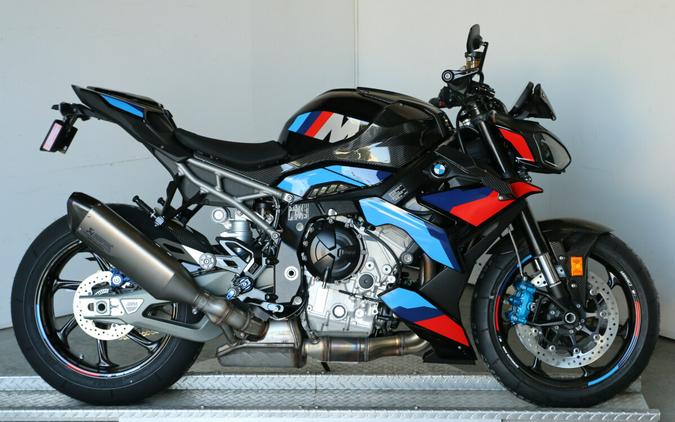 2026 BMW M 1000 R