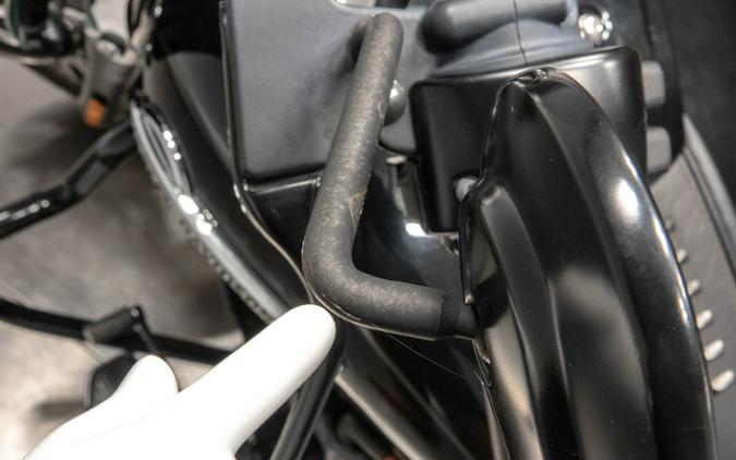 2018 HARLEY-DAVIDSON FLHC HERITAGE CLASSIC in Vivid Black