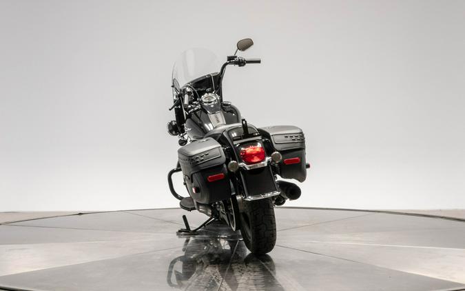 2018 HARLEY-DAVIDSON FLHC HERITAGE CLASSIC in Vivid Black