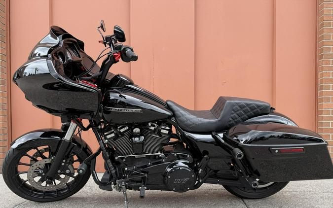 Harley-Davidson® Road Glide® Special Vivid Black