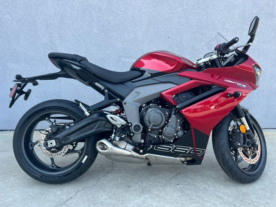 2025 Triumph Daytona 660 Carnival Red/Sapphire Black