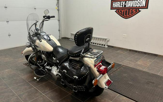 2015 Harley-Davidson® FLSTC - Heritage Softail® Classic