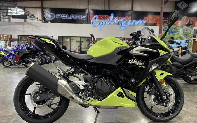 2026 Kawasaki Ninja 500 ABS Metallic Yellowish GreenEbony