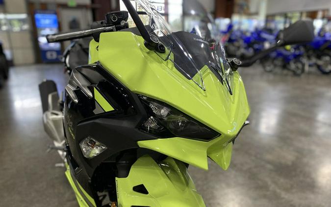 2026 Kawasaki Ninja 500 ABS Metallic Yellowish GreenEbony