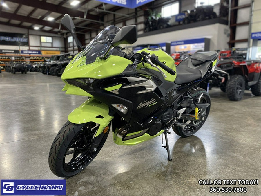 2026 Kawasaki Ninja 500 ABS Metallic Yellowish GreenEbony