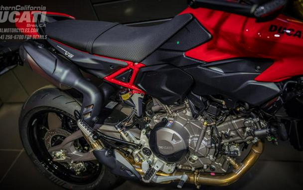 2026 Ducati Hypermotard V2