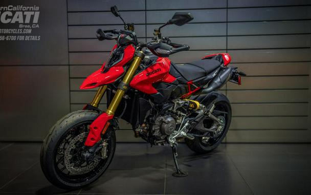 2026 Ducati Hypermotard V2