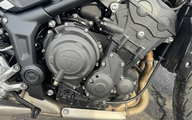 2025 Triumph Trident 660 Diablo RedSapphire Black