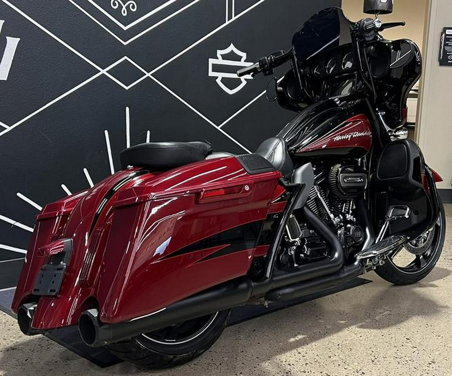 2017 Harley-Davidson® FLHXSE - CVO™ Street Glide®