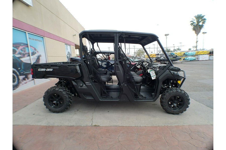2025 Can-Am DEF MAX XT 64 HD10