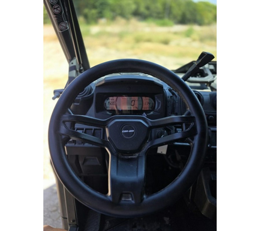 2025 Can-Am Defender MAX Lone Star Cab HD10