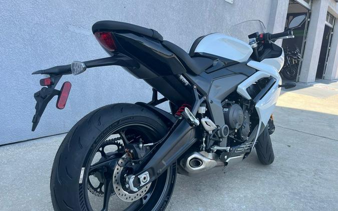 2025 Triumph Daytona 660 Snowdonia WhiteSapphire Black