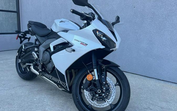 2025 Triumph Daytona 660 Snowdonia WhiteSapphire Black