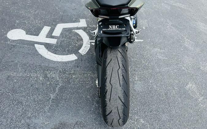 2023 Ducati Streetfighter V2 Storm Green