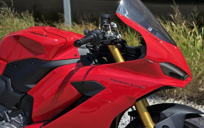 2025 Ducati Panigale V2 S