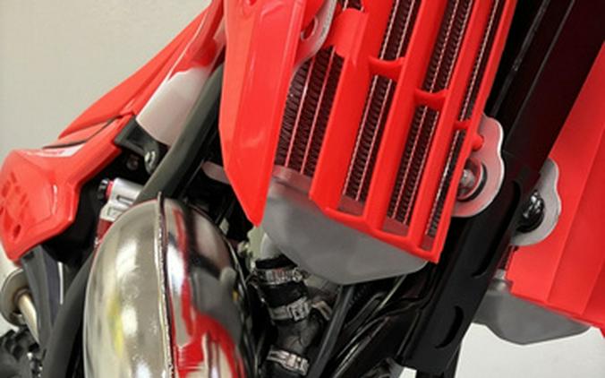 2027 Beta Motorcycles Xtrainer 200