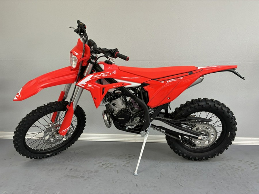 2027 Beta Motorcycles Xtrainer 200