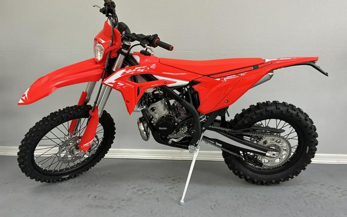 2027 Beta Motorcycles Xtrainer 200