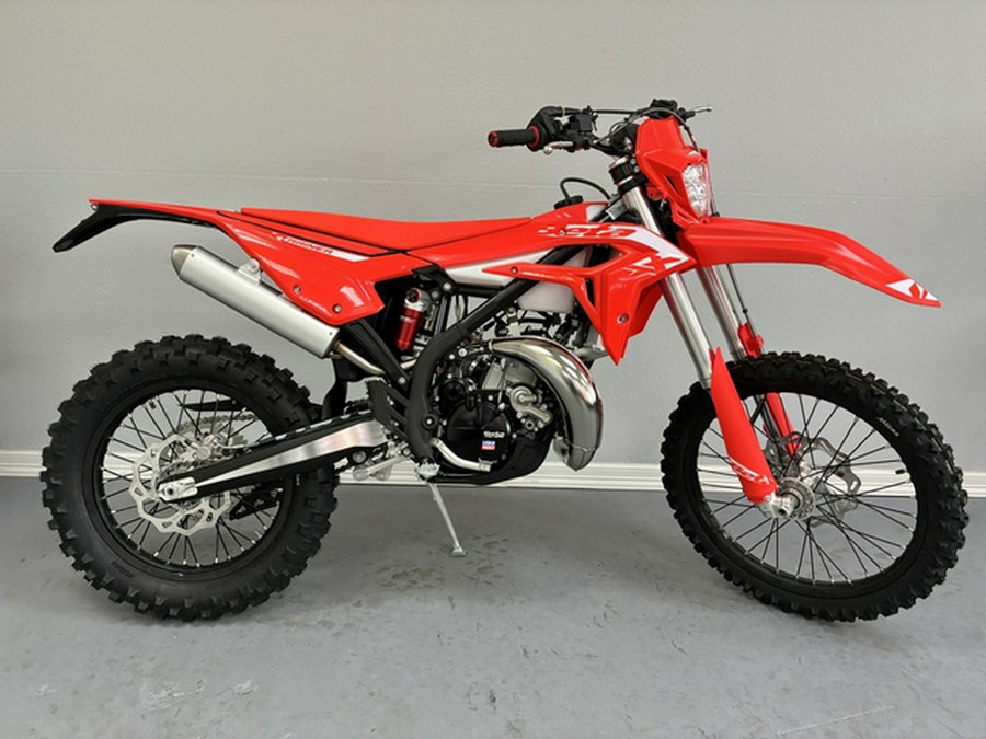 2027 Beta Motorcycles Xtrainer 200