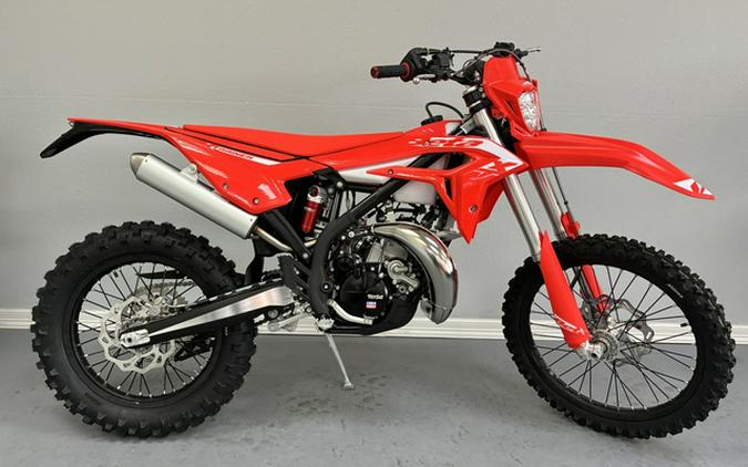 2027 Beta Motorcycles Xtrainer 200