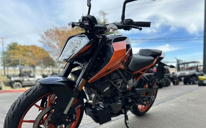 2023 KTM 200 Duke