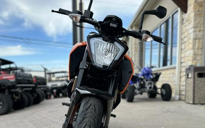 2023 KTM 200 Duke