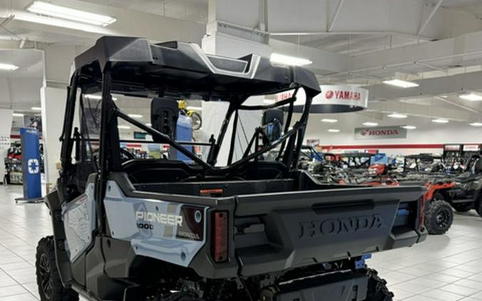 2024 Honda Pioneer 1000 Deluxe