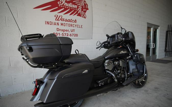 2024 Indian Motorcycle® Roadmaster® Dark Horse® w/Powerband Audio Package Black Smoke