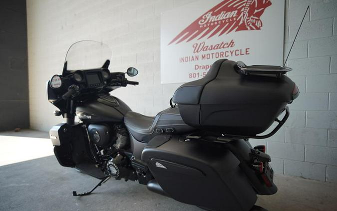 2024 Indian Motorcycle® Roadmaster® Dark Horse® w/Powerband Audio Package Black Smoke