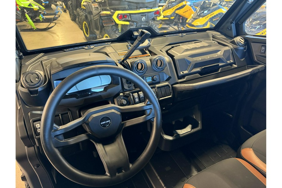 2024 Can-Am Defender Limited CAB HD10