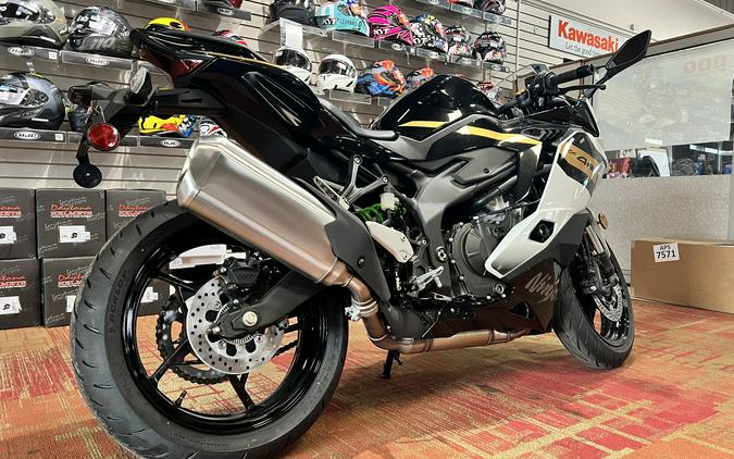 2026 Kawasaki Ninja® ZX™-4RR ABS