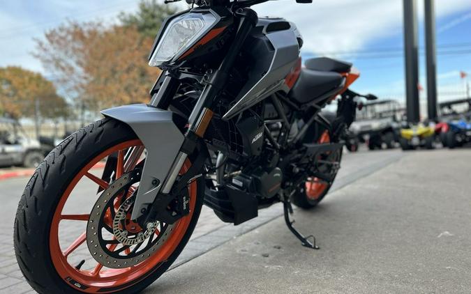 2023 KTM 200 Duke