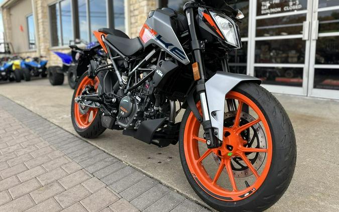 2023 KTM 200 Duke