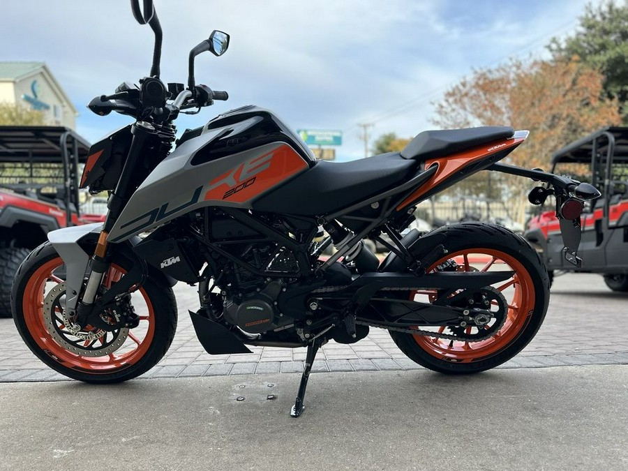 2023 KTM 200 Duke