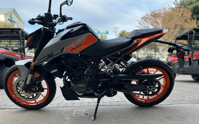 2023 KTM 200 Duke