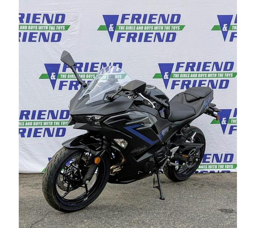 2025 Kawasaki Ninja® 500 ABS Metallic Flat Spark Black/Metallic Spark Black