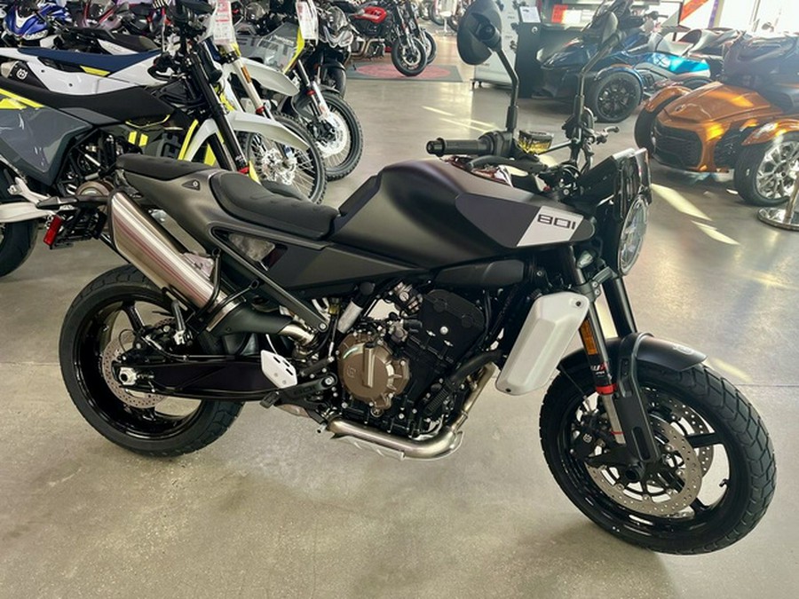 2025 Husqvarna SVARTPILEN 801